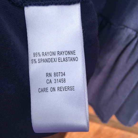 BCBGMazazria soft flowy dress with shelf bra- xs - Picture 7 of 7